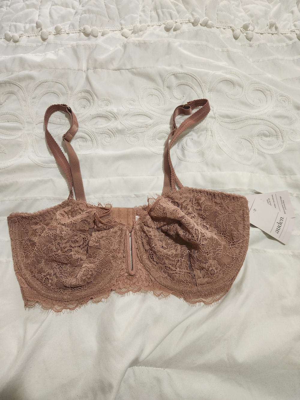 Auden Lace Underwire Bra in Mauve